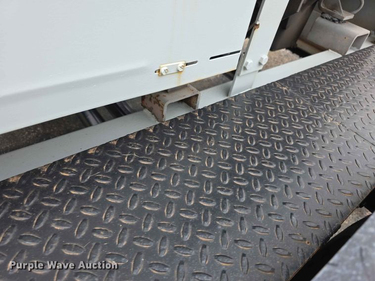 image for item FH6229 1989 Lincoln Shield Arc SAE 400 Trailer mounted Welder welder