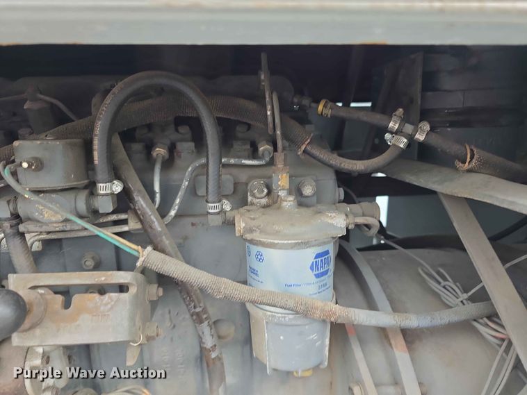 image for item FH6229 1989 Lincoln Shield Arc SAE 400 Trailer mounted Welder welder