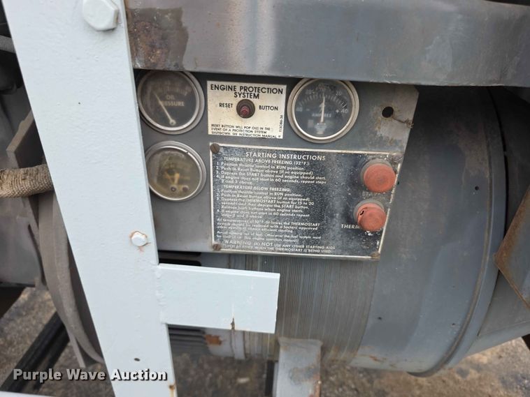 image for item FH6229 1989 Lincoln Shield Arc SAE 400 Trailer mounted Welder welder
