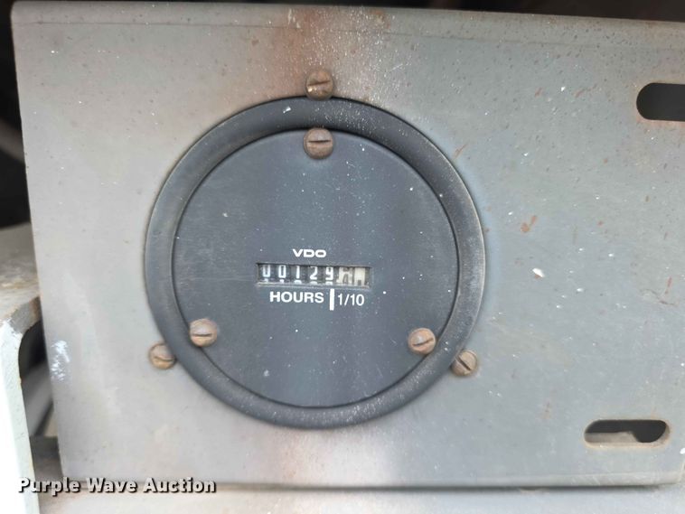 image for item FH6229 1989 Lincoln Shield Arc SAE 400 Trailer mounted Welder welder