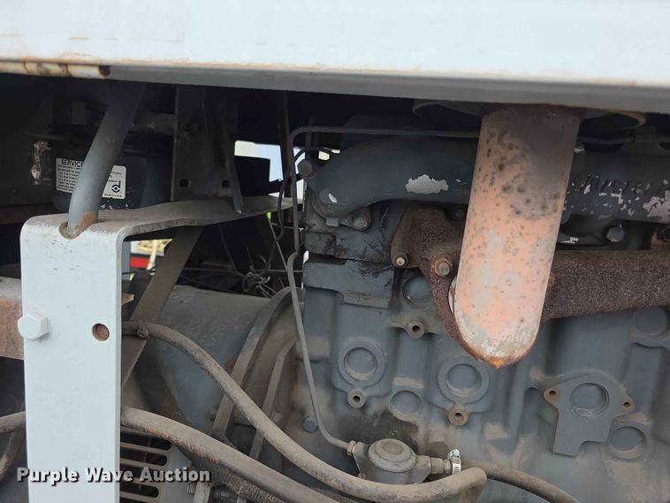 image for item FH6229 1989 Lincoln Shield Arc SAE 400 Trailer mounted Welder welder