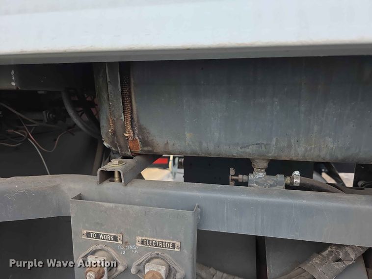 image for item FH6229 1989 Lincoln Shield Arc SAE 400 Trailer mounted Welder welder