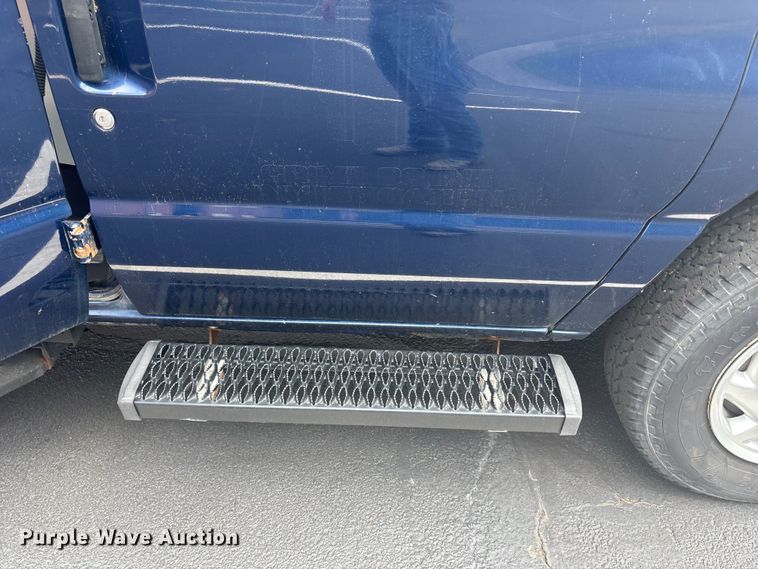 image for item FH7155 2008 Ford E250 van