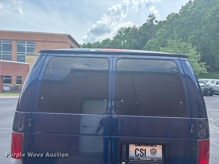 image for item FH7155 2008 Ford E250 van