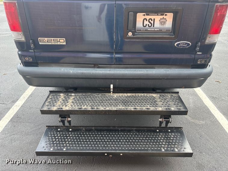 image for item FH7155 2008 Ford E250 van