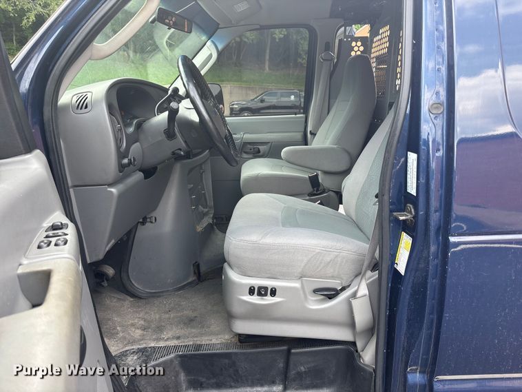 image for item FH7155 2008 Ford E250 van