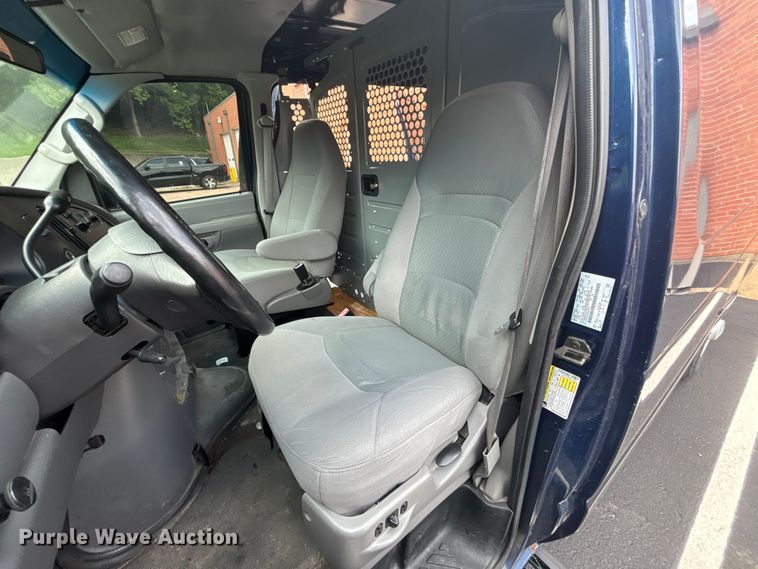 image for item FH7155 2008 Ford E250 van