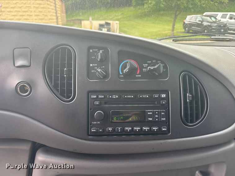 image for item FH7155 2008 Ford E250 van