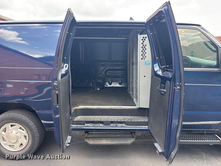 image for item FH7155 2008 Ford E250 van