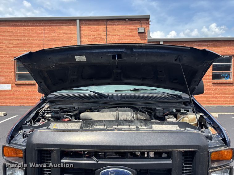 image for item FH7155 2008 Ford E250 van