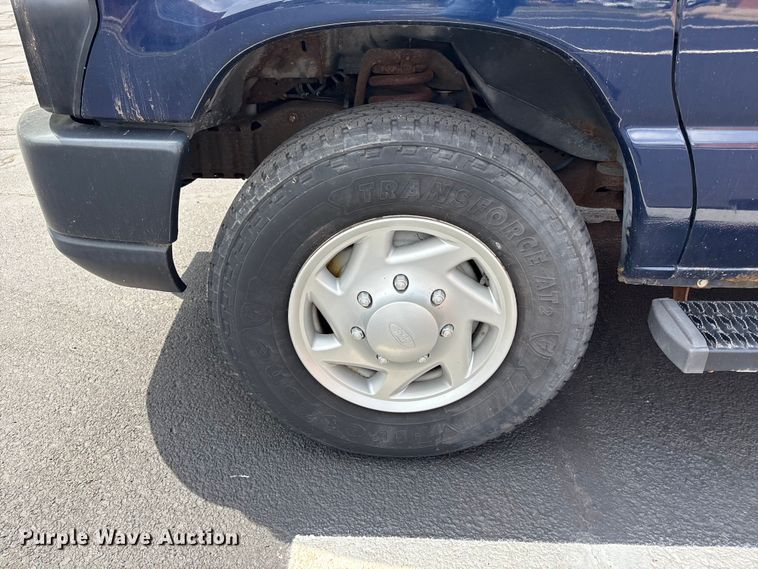image for item FH7155 2008 Ford E250 van