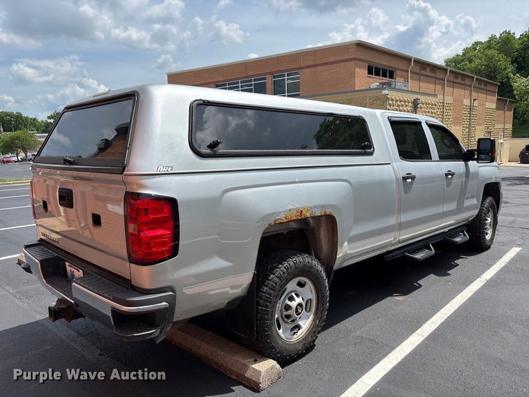 image for item FH7156 2015 Chevrolet Silverado 2500HD Crew Cab pickup truck
