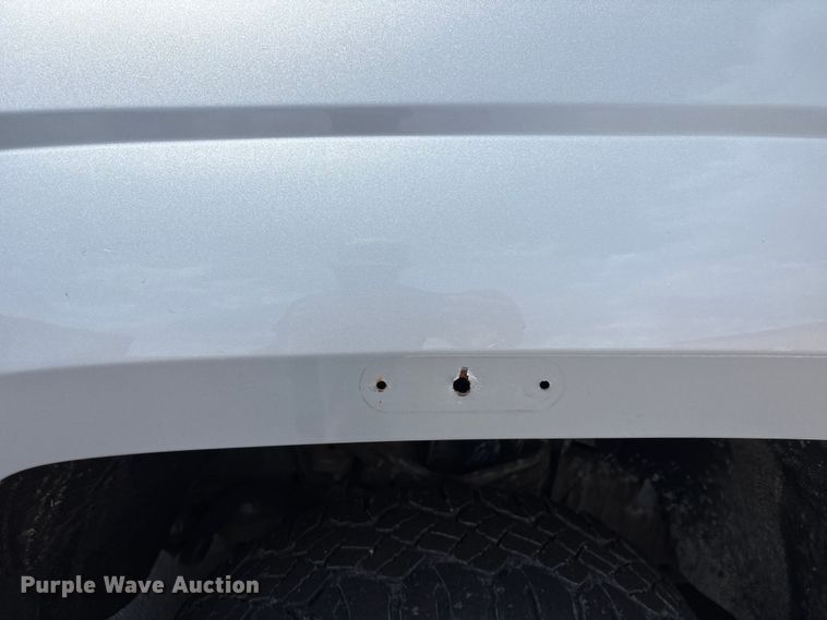 image for item FH7156 2015 Chevrolet Silverado 2500HD Crew Cab pickup truck