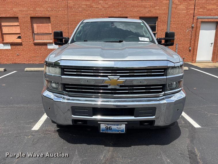 image for item FH7156 2015 Chevrolet Silverado 2500HD Crew Cab pickup truck