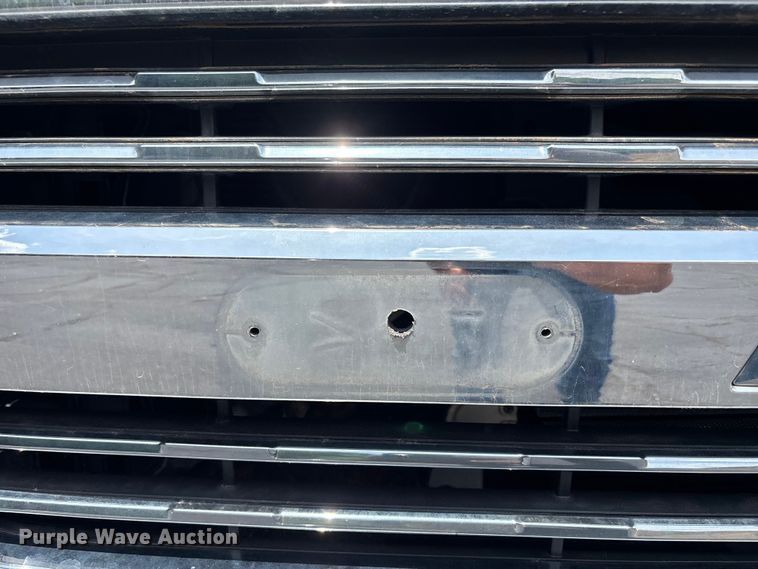 image for item FH7156 2015 Chevrolet Silverado 2500HD Crew Cab pickup truck