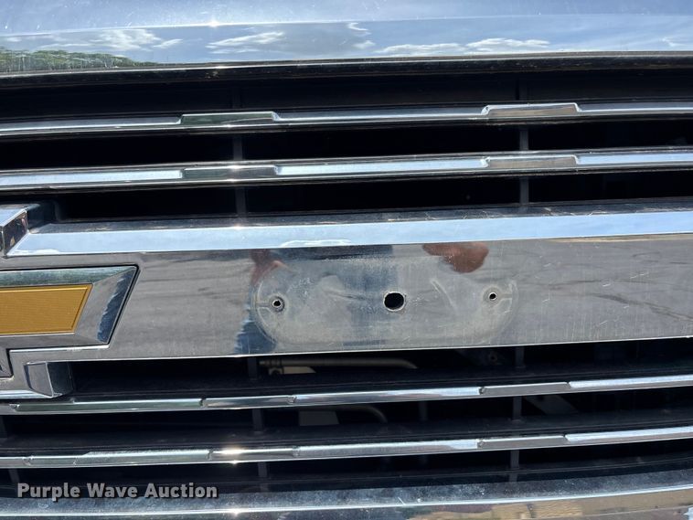 image for item FH7156 2015 Chevrolet Silverado 2500HD Crew Cab pickup truck