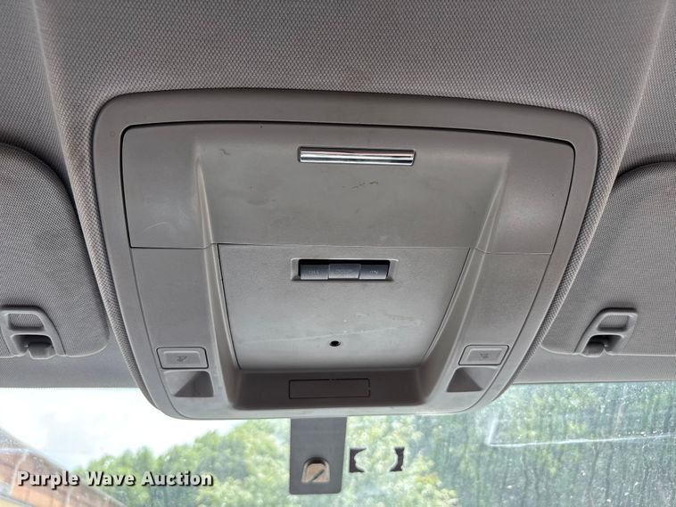image for item FH7156 2015 Chevrolet Silverado 2500HD Crew Cab pickup truck