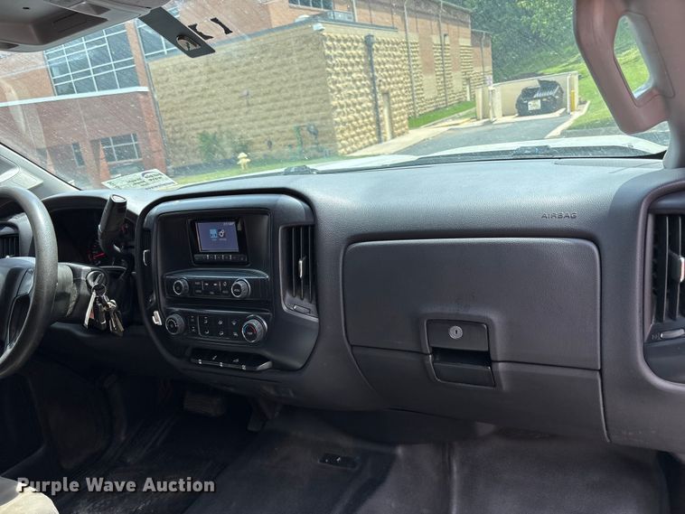 image for item FH7156 2015 Chevrolet Silverado 2500HD Crew Cab pickup truck