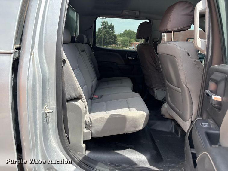 image for item FH7156 2015 Chevrolet Silverado 2500HD Crew Cab pickup truck