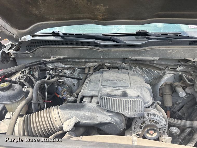 image for item FH7156 2015 Chevrolet Silverado 2500HD Crew Cab pickup truck