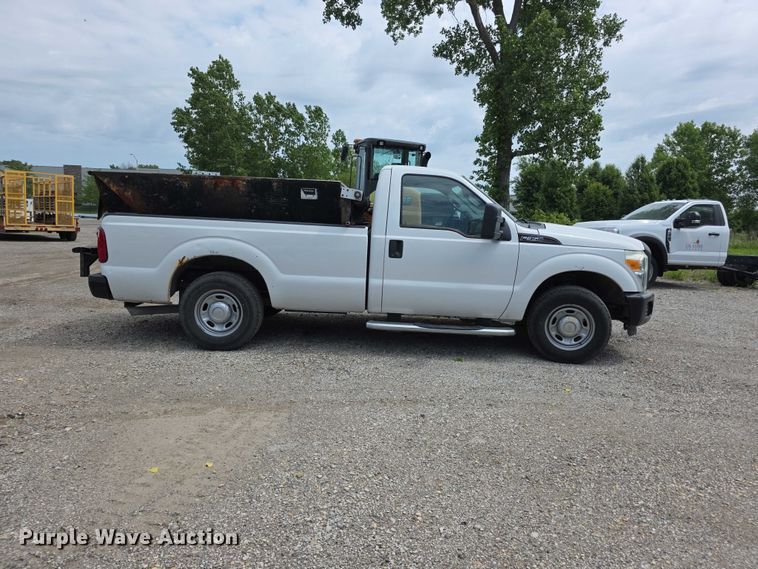 image for item FI0643 2012 Ford F350 Super Duty XL pickup truck