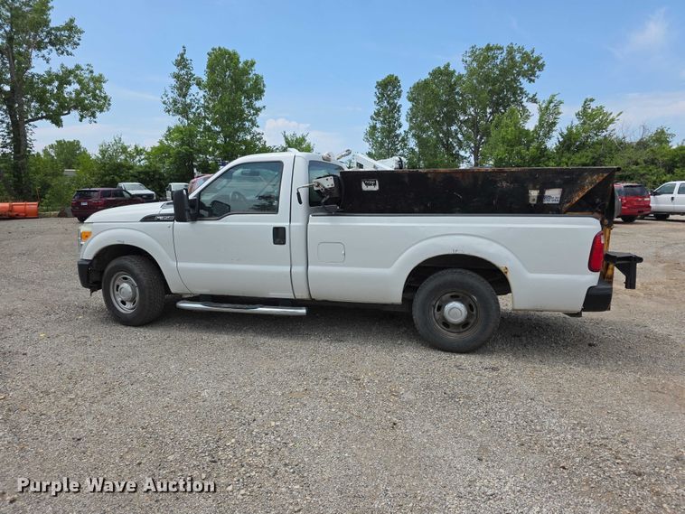 image for item FI0643 2012 Ford F350 Super Duty XL pickup truck