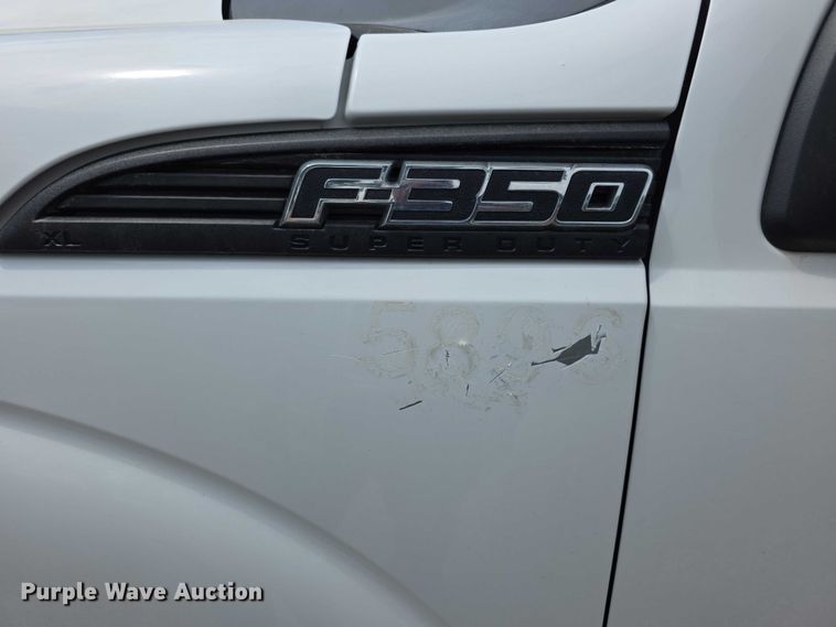 image for item FI0643 2012 Ford F350 Super Duty XL pickup truck