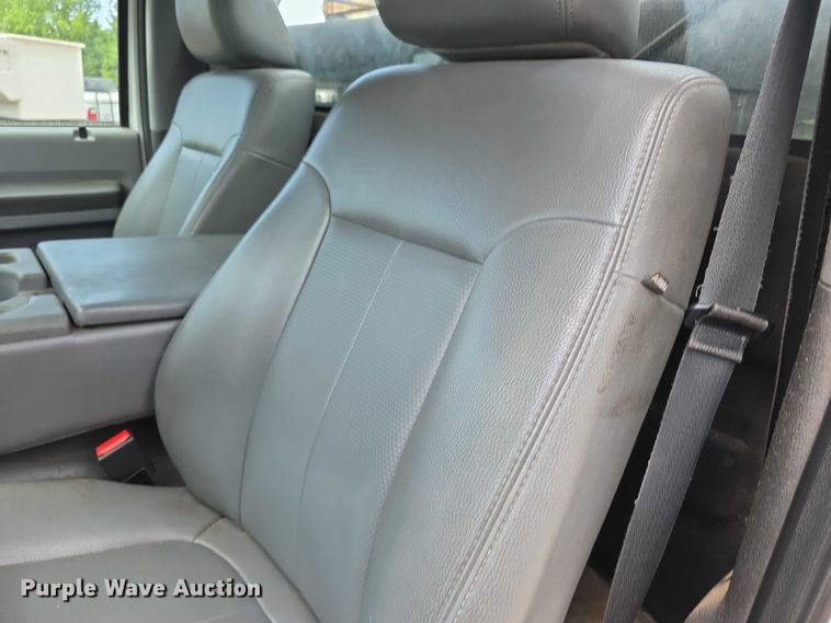 image for item FI0643 2012 Ford F350 Super Duty XL pickup truck