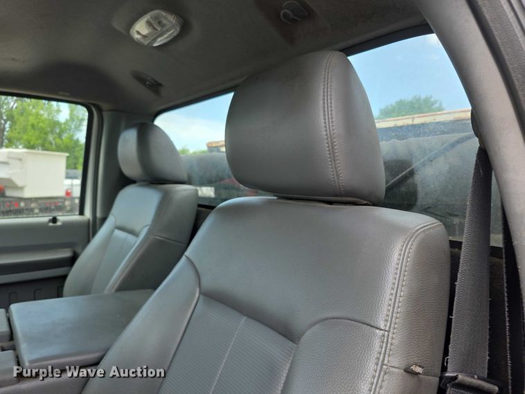 image for item FI0643 2012 Ford F350 Super Duty XL pickup truck