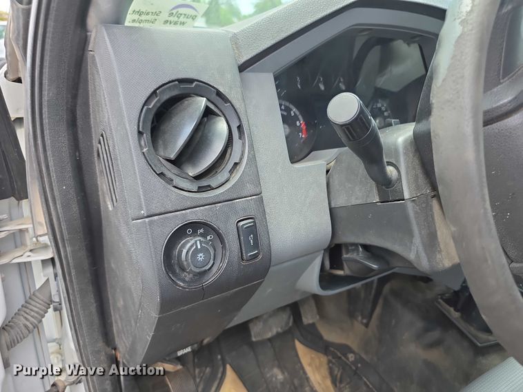 image for item FI0643 2012 Ford F350 Super Duty XL pickup truck