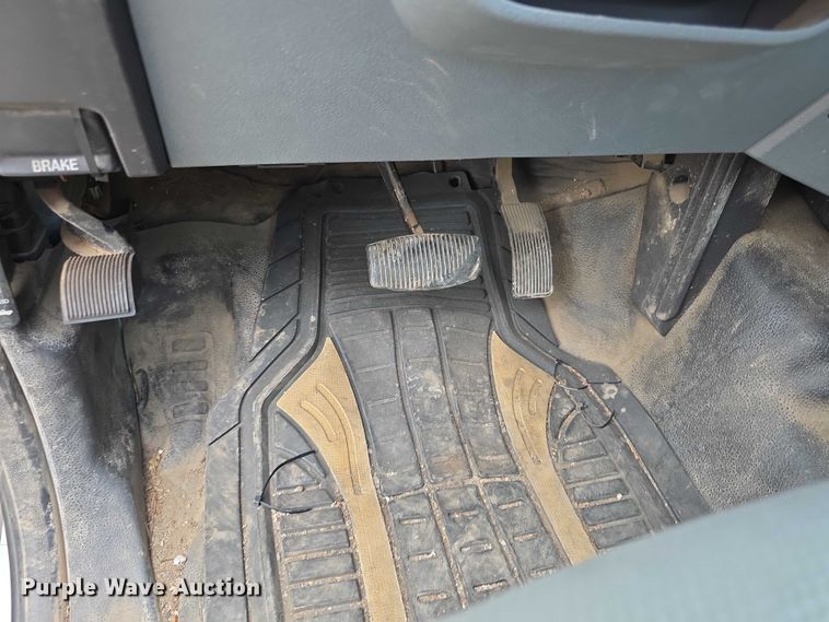 image for item FI0643 2012 Ford F350 Super Duty XL pickup truck