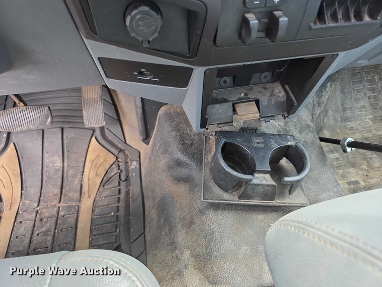 image for item FI0643 2012 Ford F350 Super Duty XL pickup truck
