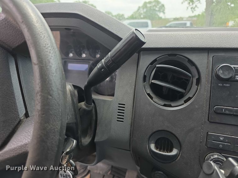 image for item FI0643 2012 Ford F350 Super Duty XL pickup truck