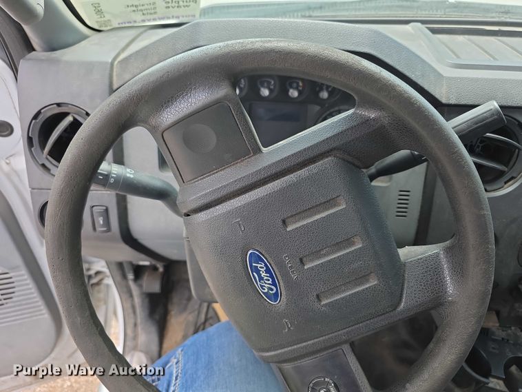 image for item FI0643 2012 Ford F350 Super Duty XL pickup truck