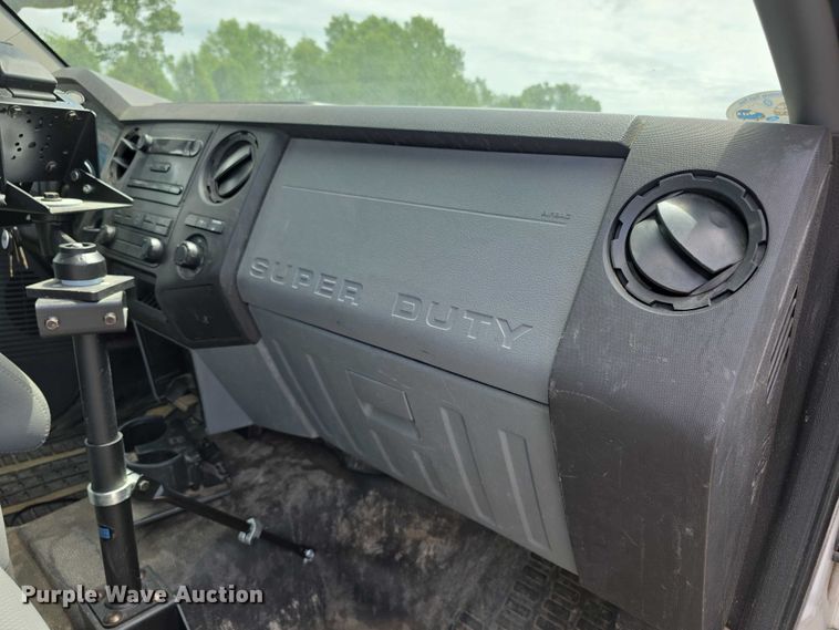 image for item FI0643 2012 Ford F350 Super Duty XL pickup truck