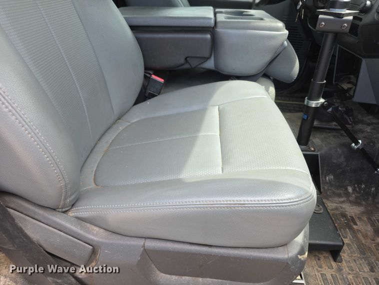 image for item FI0643 2012 Ford F350 Super Duty XL pickup truck