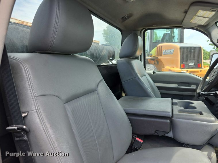 image for item FI0643 2012 Ford F350 Super Duty XL pickup truck