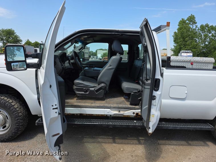 image for item FI0991 2013 Ford F250 Super Duty XL Ext. Cab pickup truck
