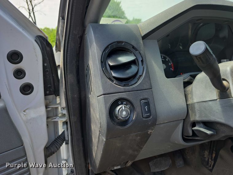 image for item FI0991 2013 Ford F250 Super Duty XL Ext. Cab pickup truck