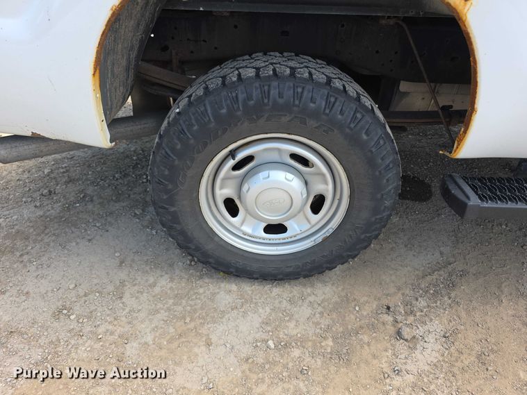 image for item FI0991 2013 Ford F250 Super Duty XL Ext. Cab pickup truck