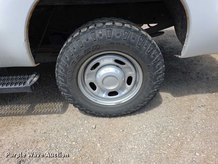 image for item FI0991 2013 Ford F250 Super Duty XL Ext. Cab pickup truck