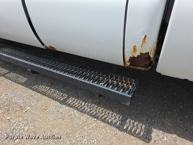 image for item FI0992 2011 Ford F250 Super Duty XL Ext. Cab pickup truck