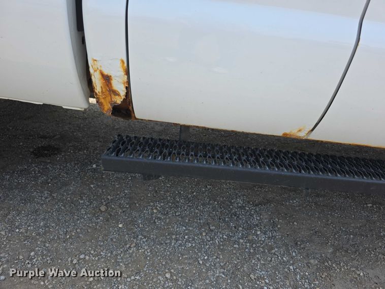 image for item FI0992 2011 Ford F250 Super Duty XL Ext. Cab pickup truck