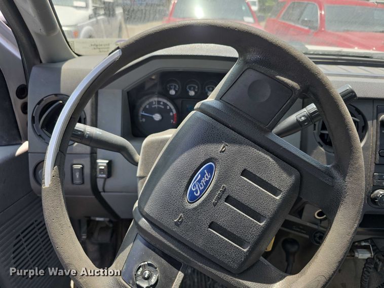 image for item FI0992 2011 Ford F250 Super Duty XL Ext. Cab pickup truck