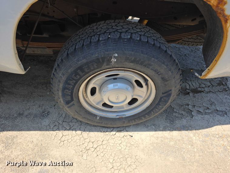 image for item FI0992 2011 Ford F250 Super Duty XL Ext. Cab pickup truck