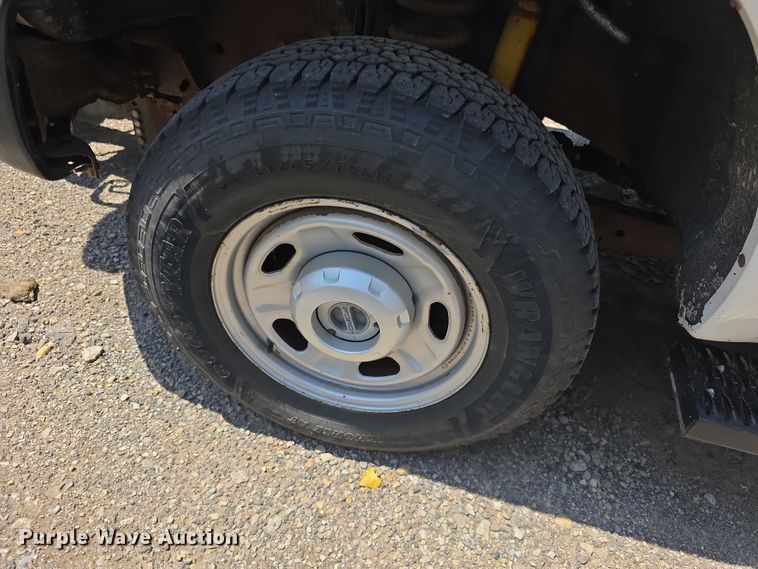 image for item FI0992 2011 Ford F250 Super Duty XL Ext. Cab pickup truck