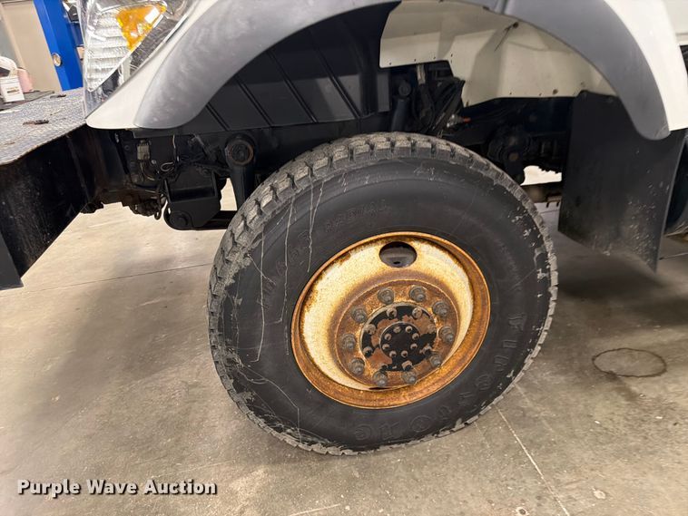 image for item FK0141 2005 International 7400 bucket truck