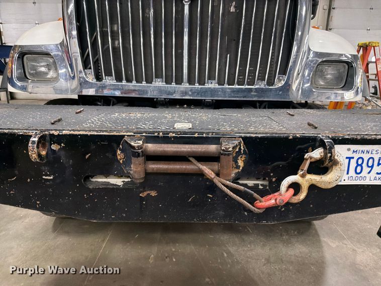 image for item FK0141 2005 International 7400 bucket truck