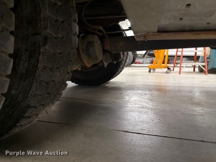 image for item FK0141 2005 International 7400 bucket truck