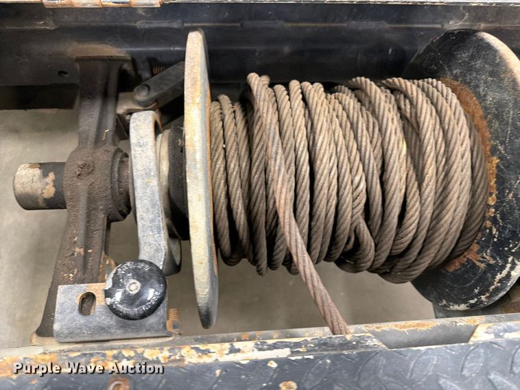 image for item FK0141 2005 International 7400 bucket truck